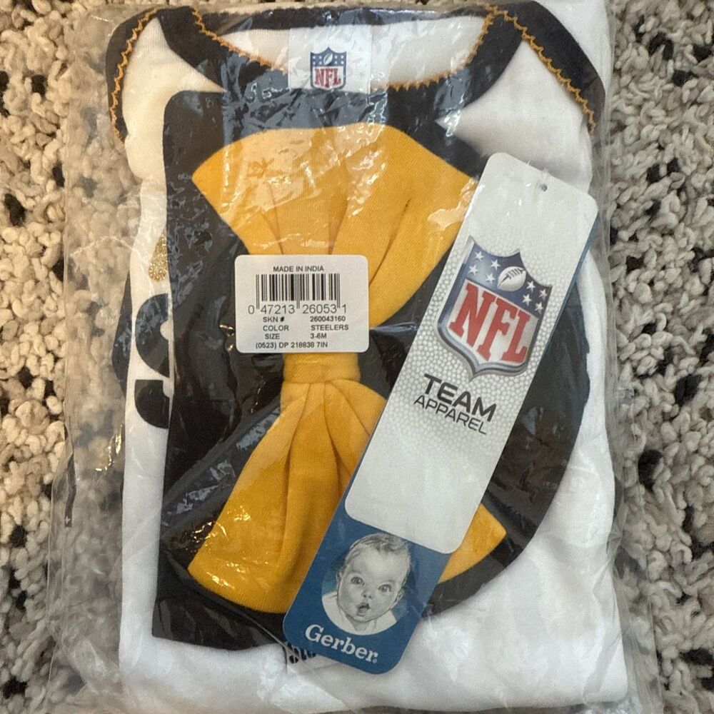 NFL Pittsburgh Steelers Bodysuit Footed Pants Cap Set Size 3-6 Month Gerber